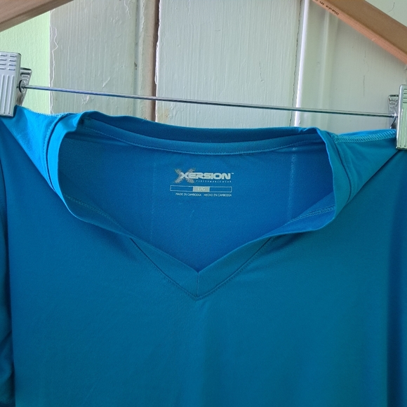 Xersion Short Sleeved Top/Shirt - Picture 4 of 6